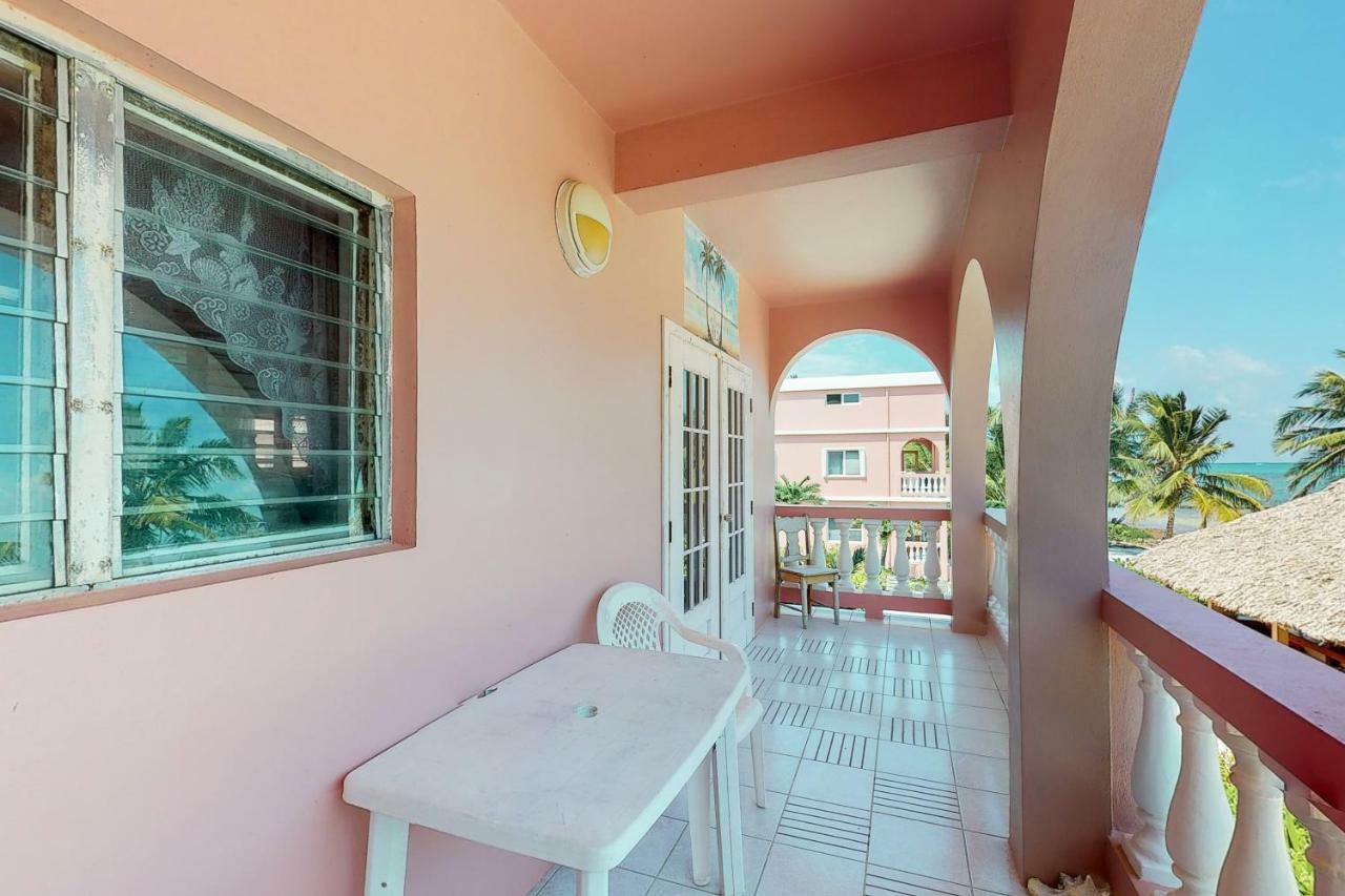 Palm @ Caribe Island Apartment Сан Педро Екстериор снимка